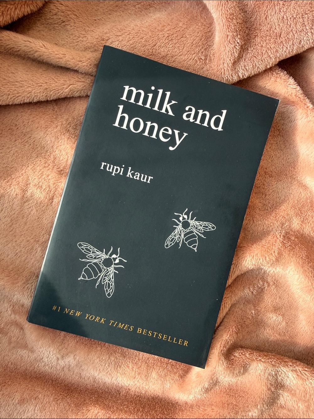 milk and honey by rupi kaur – Black Paperback